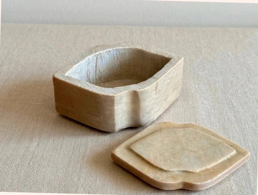 Caixa vintage em esteatite e incrustações de madrepérola – Artesanato de Agra (Índia) – photo 3